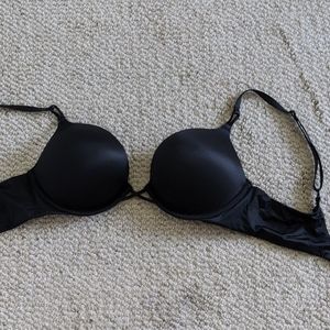 Victoria's secret bombshell bra, 34B